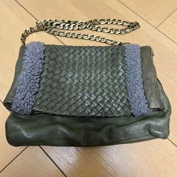 올리브 그린 뜨개질 디자인 숄더백