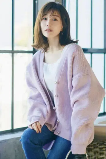 저스길리티 펄 버튼 루즈 가디건 연핑크