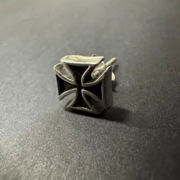 [ silver925 ] 아이언 크로스 귀걸이 한쪽