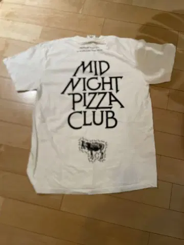 MID MIGHT PIZZA CLUB 티셔츠