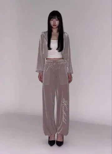 베이지 후드 부착 셋업