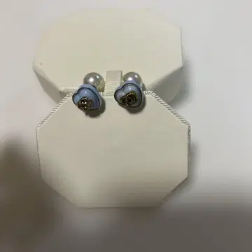 스카이블루 하트 모양 펄 귀걸이