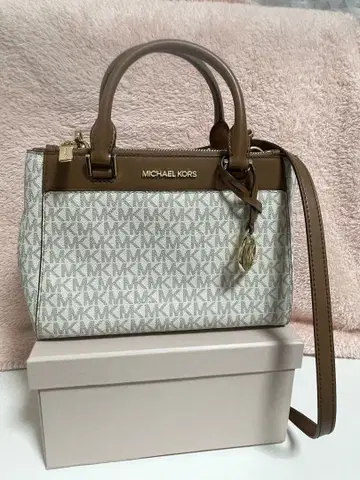 새상품급 마이클코어스 숄더백 MICHAELKORS