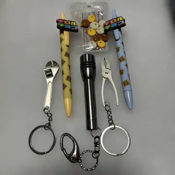 다기능 툴과 펜 세트