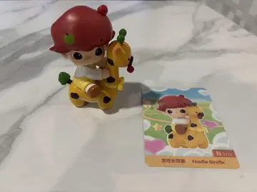 Foodie Giraffe 피규어 카드 포함 팝마트