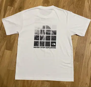 THE NORTH FACE 그래픽T셔츠 화이트