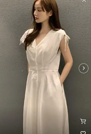 미사용 새상품 LAFFMO V넥 슬리브리스 셔츠 원피스