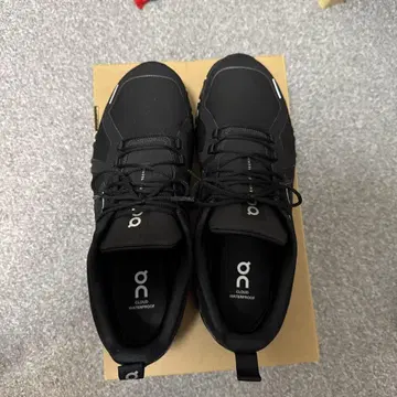 on cloud6 water proof 27.5
