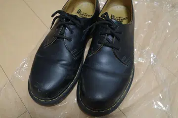 Dr.Martens 홀 슈즈