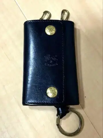 블랙 가죽 키케이스 골드 컬러 금장 장식