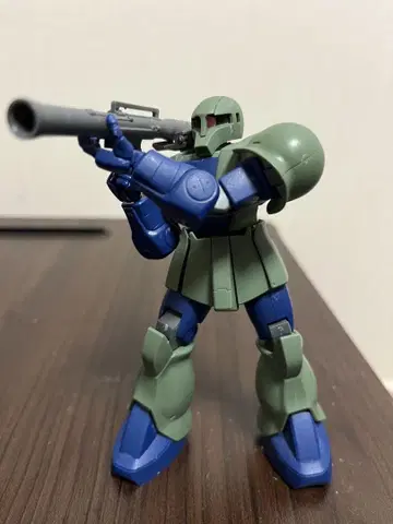 HGUC 구 자쿠 완성품 무광택 처리됨