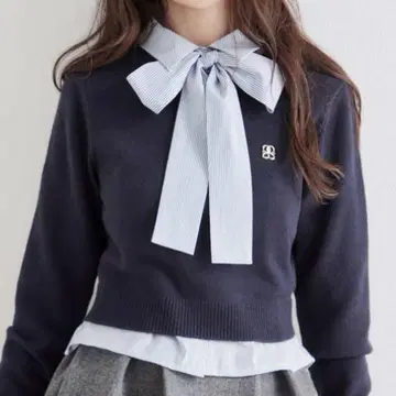 새상품급 SNIDEL 스나이델 리본 원포인트 로고 셔츠 NVY