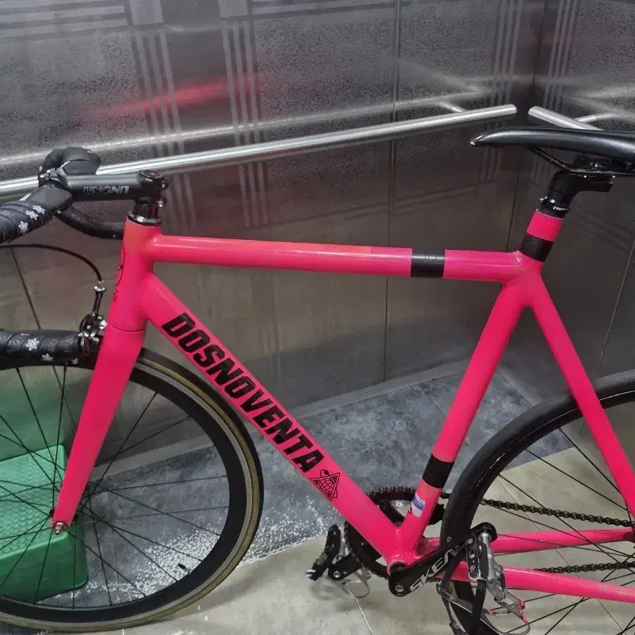 自転車本体 DOSNOVENTA HUSTON NEON PINK Dosnoventa Knows How to Party – Fyxation