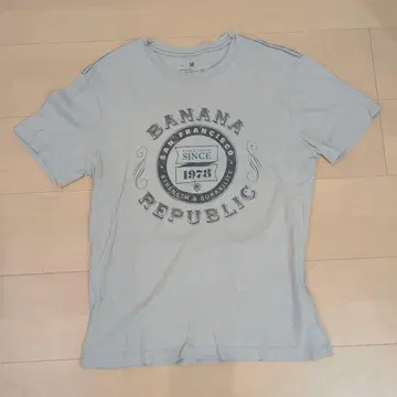 새상품급 BANANA REPUBLIC 의 T셔츠