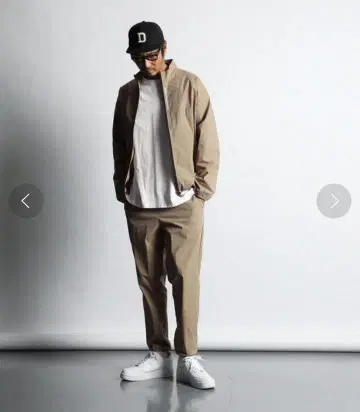 더 더퍼 오브 세인트 조지 셋업 베이지