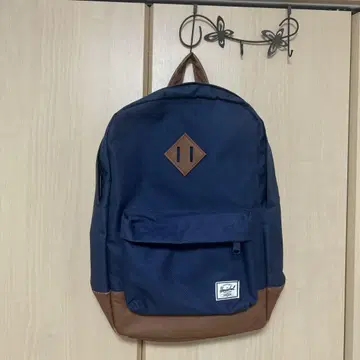 Herschel 네이비 럭색/백팩