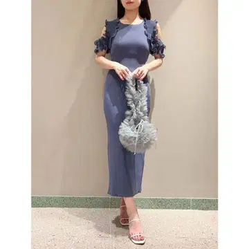 스나이델 snidel 스나계 플리츠 프릴 도킹 원피스