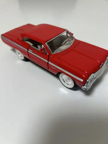 새상품급 1964년식 쉐보레 INPALA 빨간색