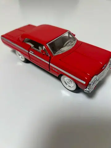 새상품급 1964년식 쉐보레 INPALA 빨간색