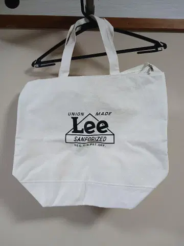 Lee 화이트 토트 숄더백 지퍼 부착