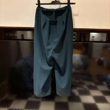 파란색 와이드 팬츠 경량 소재