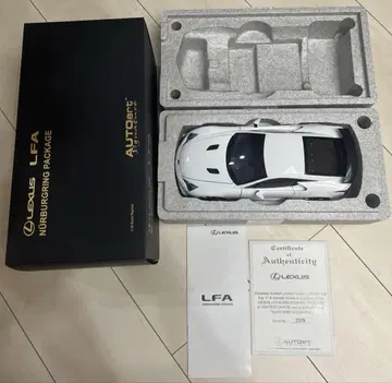 AUTOart 렉서스 LFA 뉘르부르크링 패키지 화이트