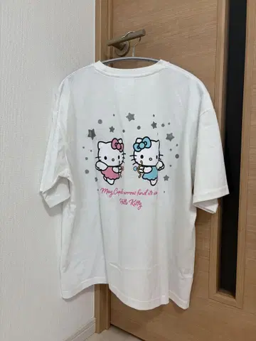HELLO KITTY 키티 T셔츠 L사이즈