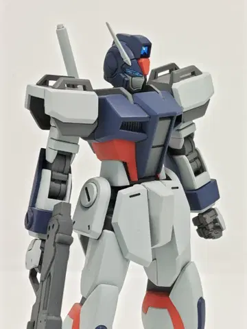 건담 프라모델 HG 스트라이크 대거 완성품