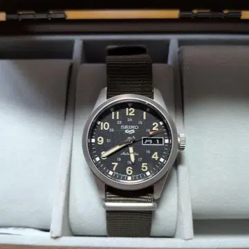 SEIKO 5 SBSA201