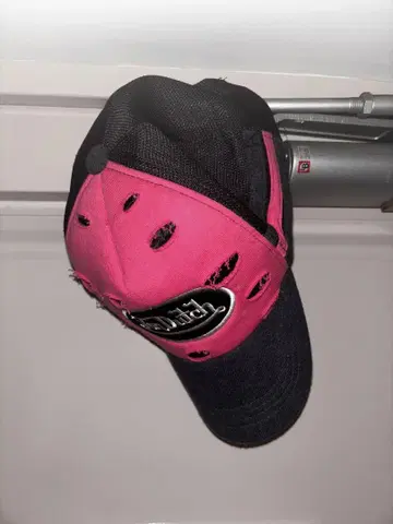 Von Dutch 핑크 메쉬 캡