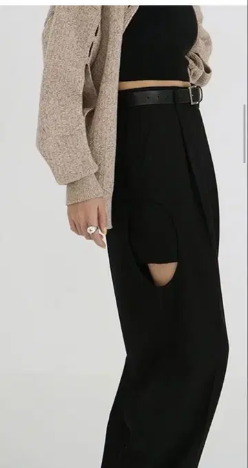 CLANE SIDE CIRCLE CUT PANTS