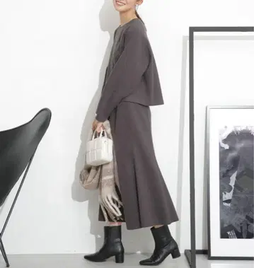 나노 유니버스 다크 그레이 셋업 플레어 스커트