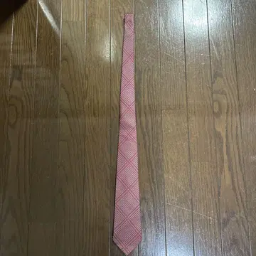 빨간색 다이아몬드 패턴 넥타이