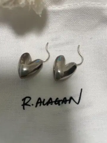 라라간R. ALAGAN TINY PUFFY HEART HOOPS 귀걸이