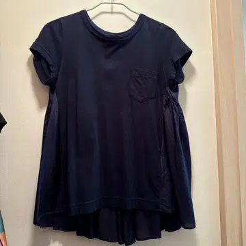 sacai 백 플레어 T셔츠