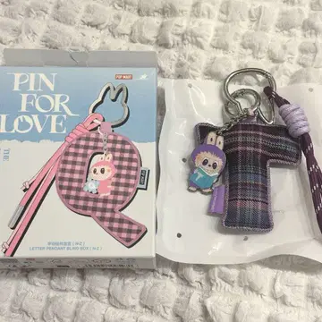 POPMART PIN FOR LOVE 알파벳 러브브 T