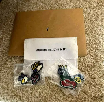 BTS V BROOCH SET 테테 브로치