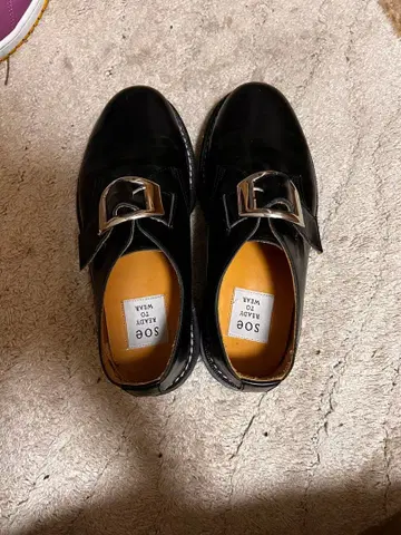 soe One Buckle Plain Toe Shoes 초레어