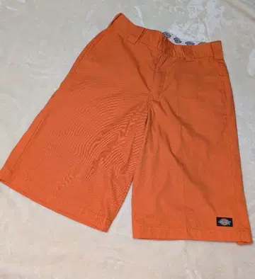 새상품급 Dickies 오렌지 컬러 코튼 혼방 숏팬츠 사이즈 30