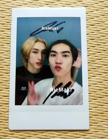 BossNoeul 사인 포함 폴라로이드 Love in the air