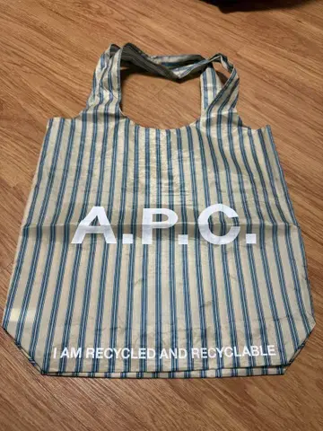 A.P.C. 스트라이프 에코백