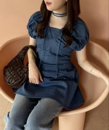 초커 포함 백 레이스업 미니 원피스