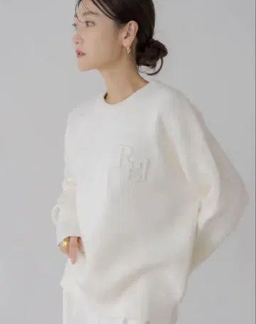 regleam 엠보싱 로고 니트