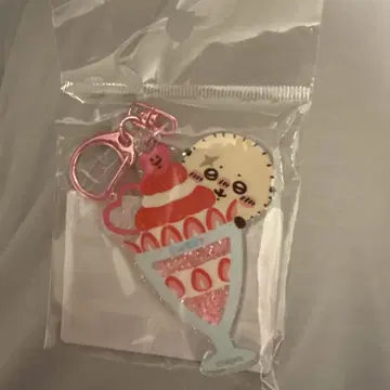 치이카와 (먼작귀) 랏코의 샤카샤카 키링 딸기 파르페