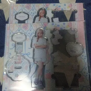 ILLIT 에니마이 복권 IROHA 아크릴 스탠드, 캔뱃지 세트