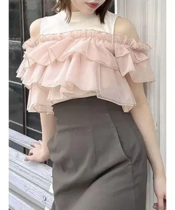 dazzlin 다즐린 2WAY 슬리브 컴팩트 프릴 상의