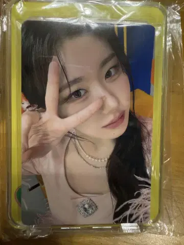 ITZY 포토 카드 스탠드 채령 algorithm