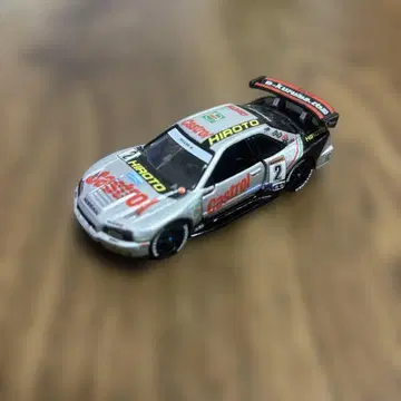 토미카 프리미엄 R34 GTR