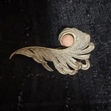 스와로브스키와 핑크 산호 브로치