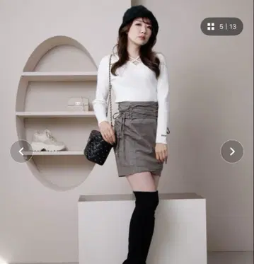 립 서비스 화이트 니트